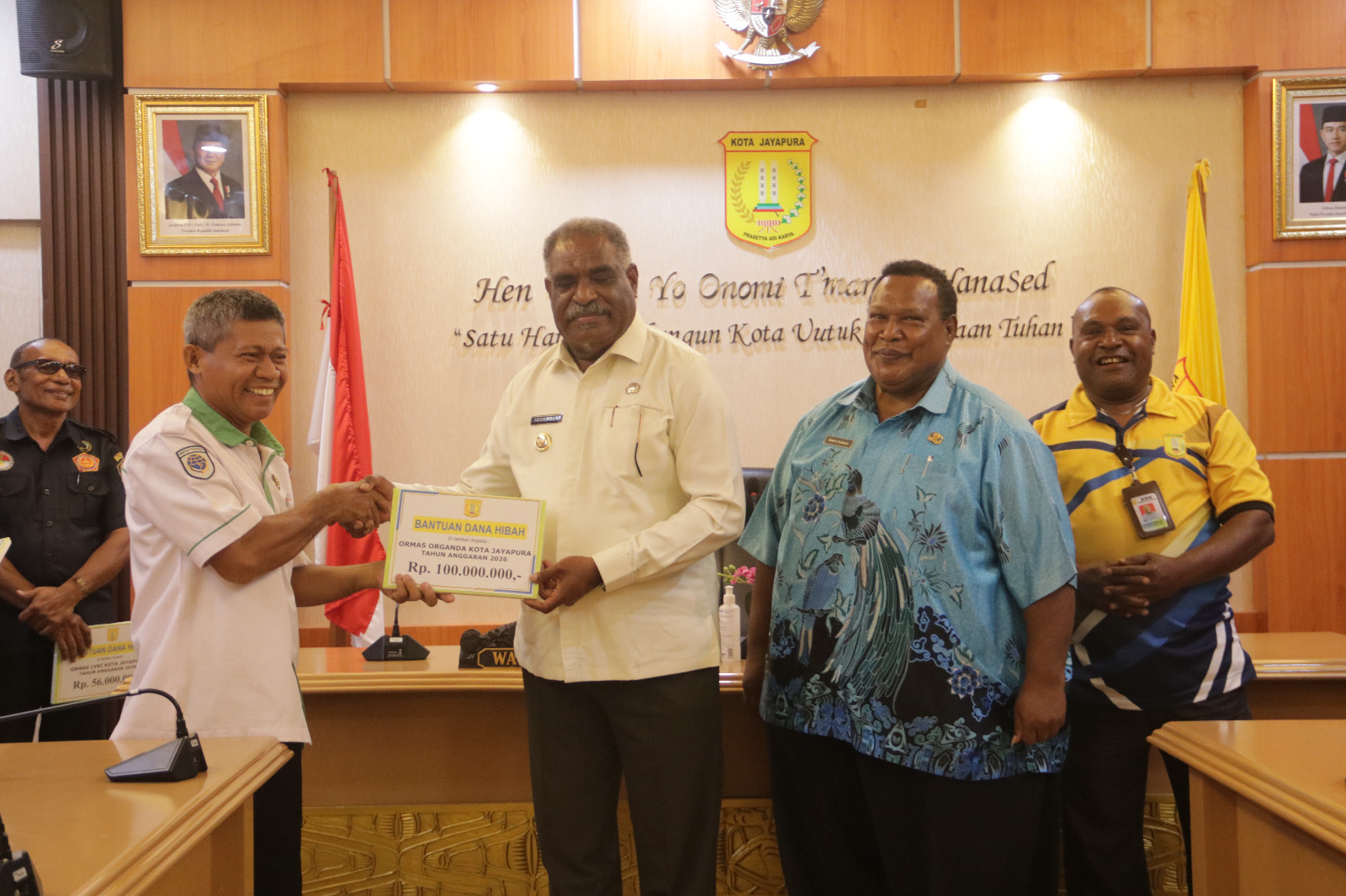 Pemkot Jayapura Serahkan Dana Hibah Rp1,27 Miliar kepada 17 Ormas, Abisai Rollo: Mitra Strategis Pembangunan Kota