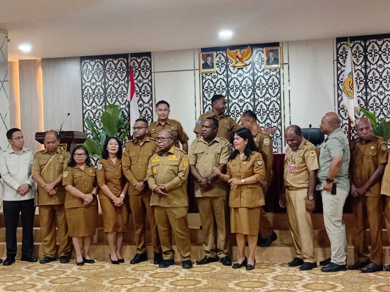 Sertijab di Kantor BPKAD, Wabup Imanuel Kemong Tekankan Pelayanan Publik dan Pembinaan ASN