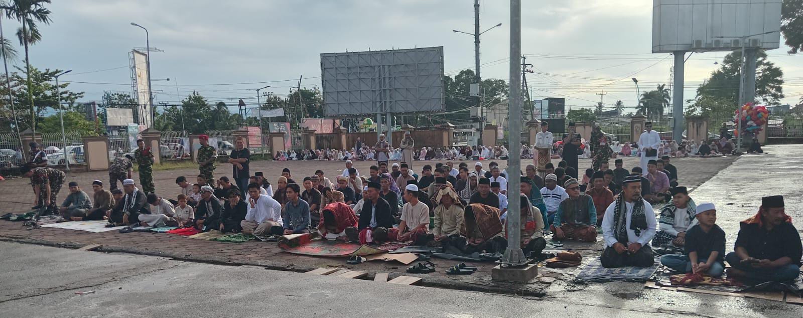 Khutbah Idul Fitri di Mimika, Abdul Sakir Tekankan Makna Ketakwaan dan Kepedulian Sosial
