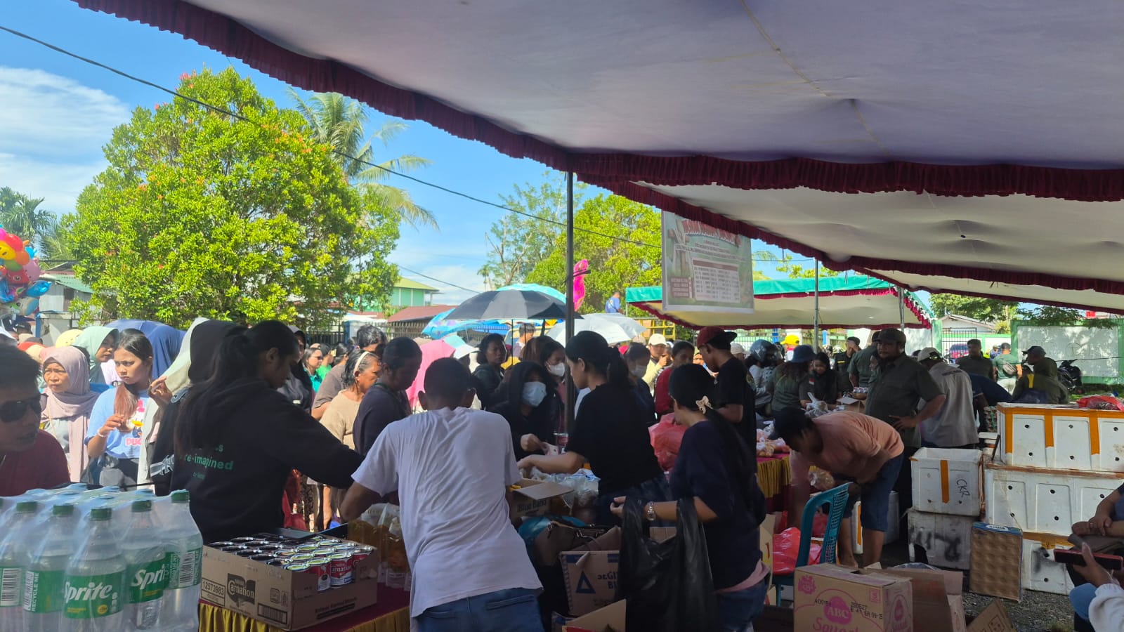 Jelang Paskah, Pemkab Mimika Gelar Pangan Murah, Warga SP 3 Serbu Sembako Murah 