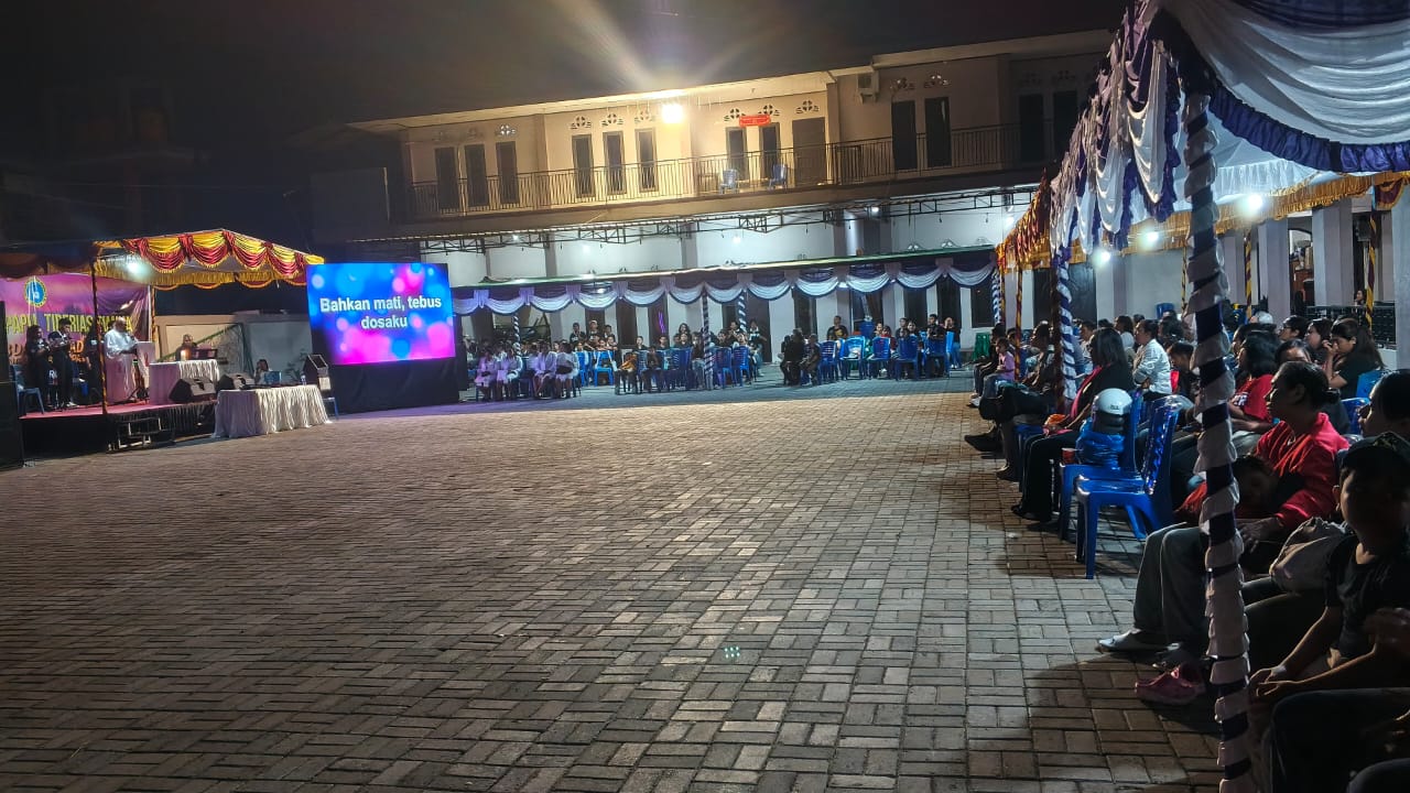 Sambut Fajar Paskah, Jemaat GPI Papua Tiberias Gelar Berbagai Lomba, Pawai Obor dan Ibadah