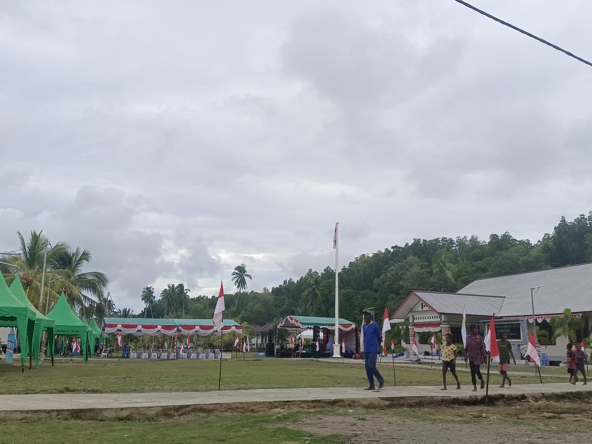 Kampung Atuka Bersolek Sambut Kunjungan Menteri, Warga Sambut Peresmian Koperasi Merah Putih