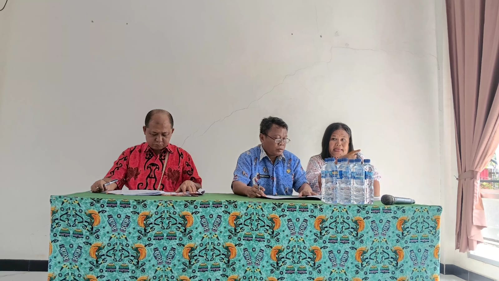 Kadis Pendidikan Mimika “Sikat” Potongan Dana BOS, Soroti Kelas Siang yang Tak Efektif
