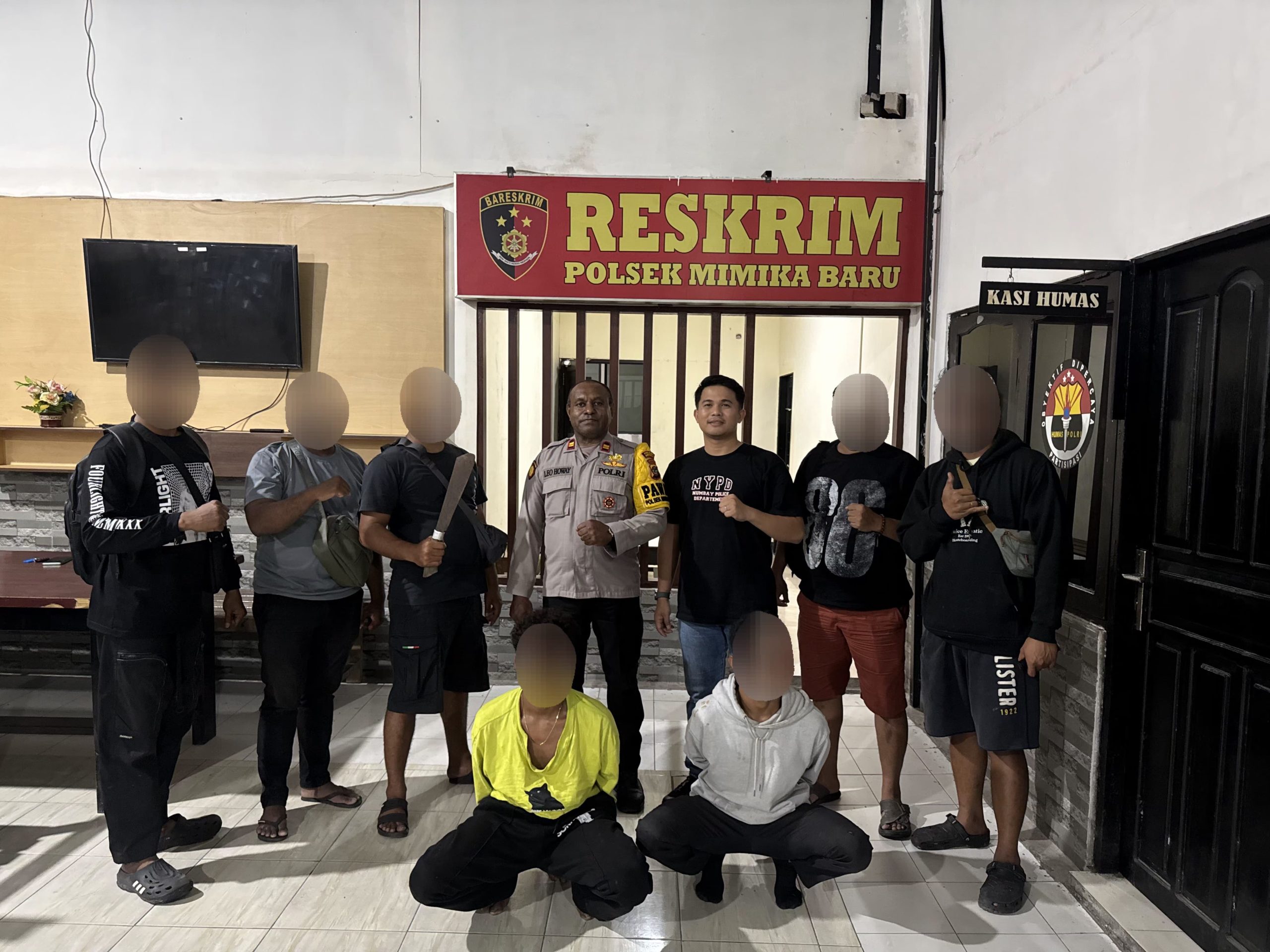 Polsek Mimika Baru Gerak Cepat, Dua Pelaku Pengeroyokan Bersenjata Tajam di WR Supratman Dibekuk Dini Hari