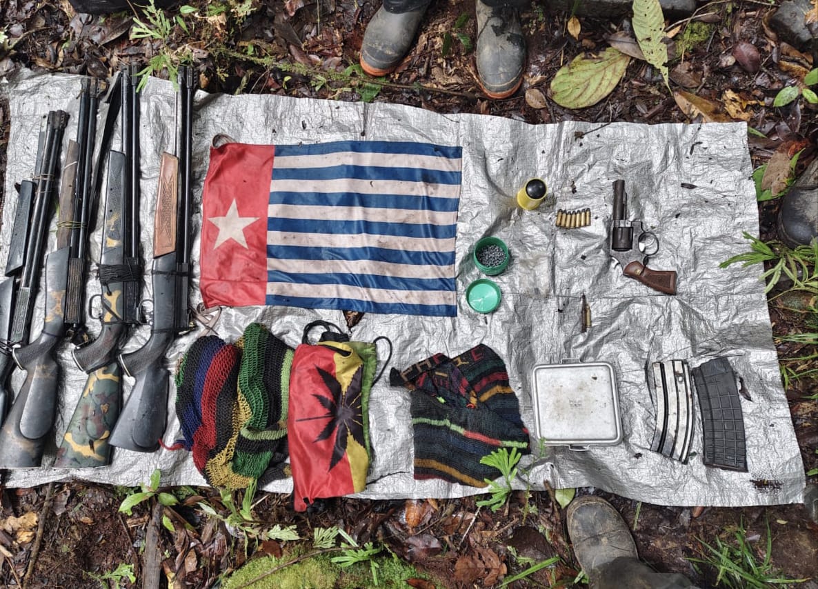 Patroli Senyap di Kalimin, Satgas TNI Habema Sita Revolver dari Markas OPM Kodap III/Ndugama