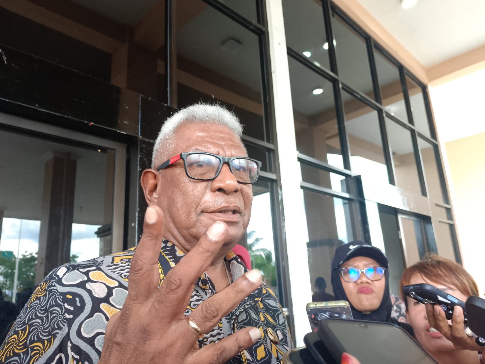 Ketimpangan Fasilitas dan Dapodik di Mimika, Bupati Johannes Rettob: Pendidikan Masih Hadapi Tantangan Serius