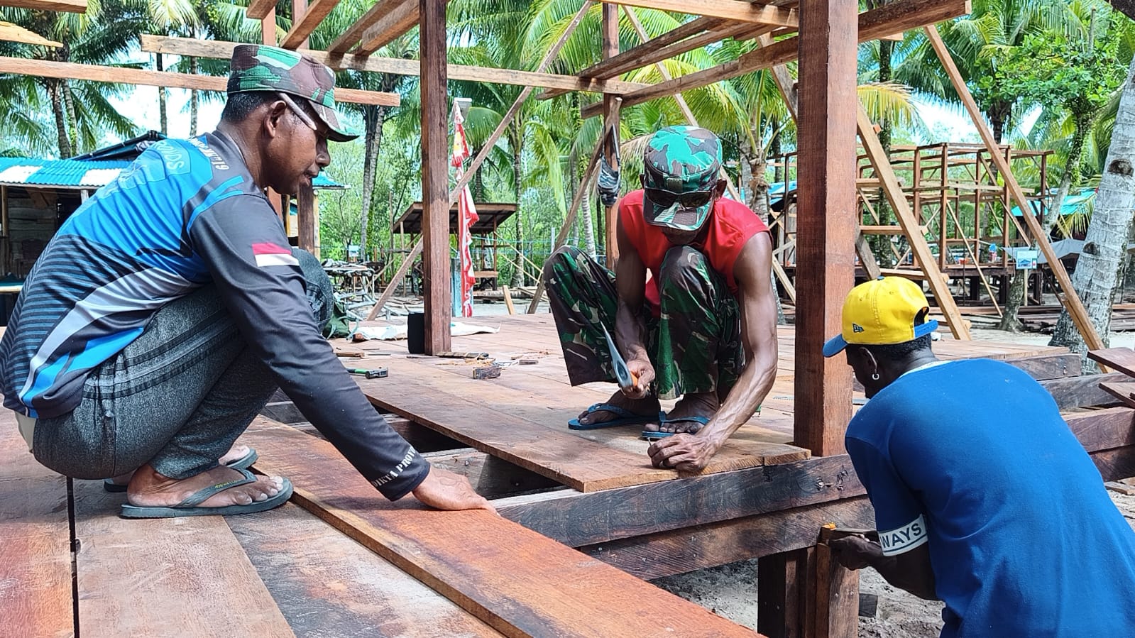 Seluruh Pemasangan Lantai Rampung, Progres Pembangunan Rumah TMMD Terus Dikebut