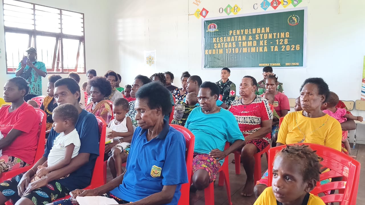 Kolaborasi dengan Pustu Kampung Keakwa, Satgas TMMD Gelar Penyuluhan Kesehatan kepada Masyarakat