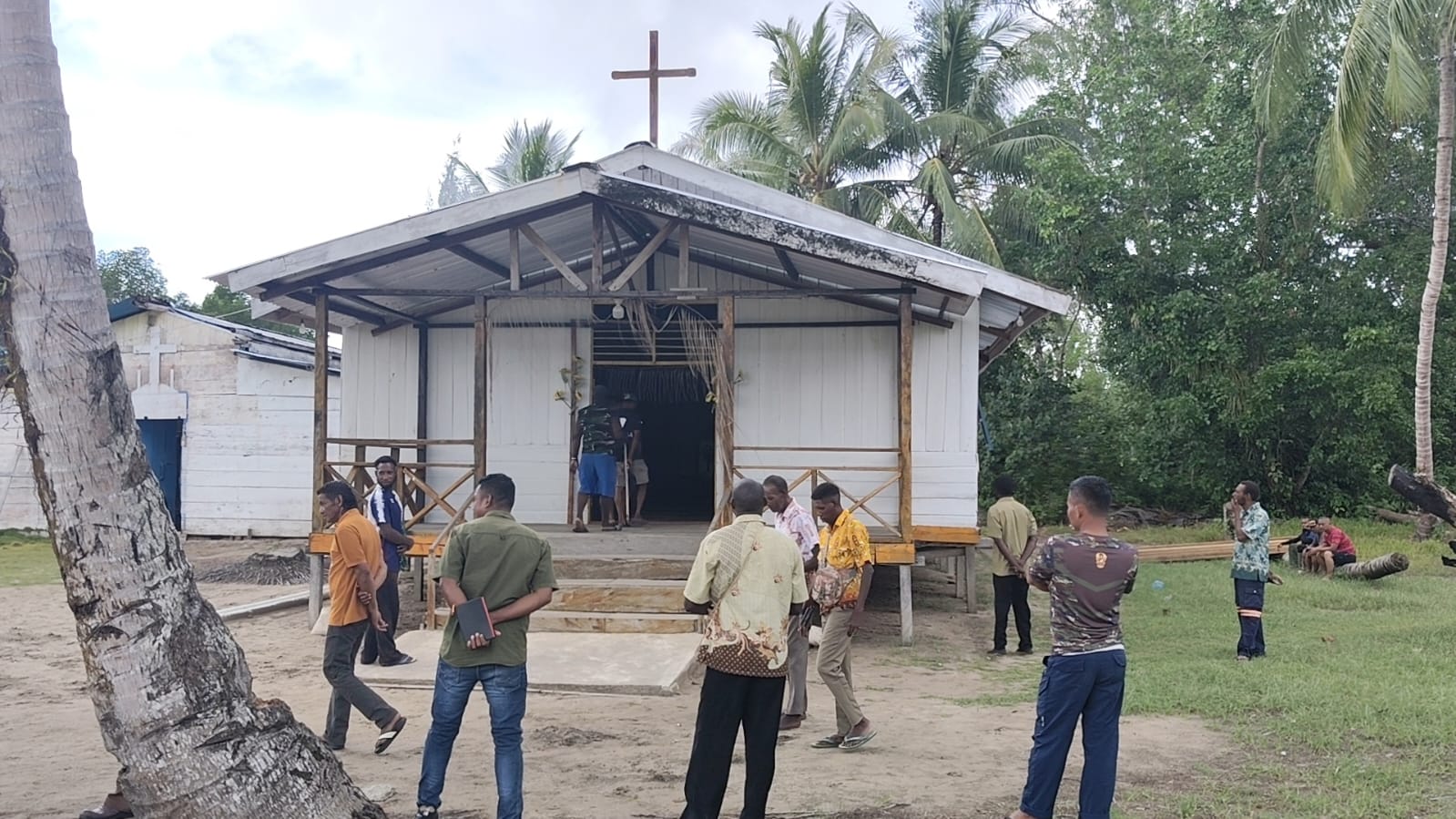 Satgas TMMD Tinjau dan Ukur Gereja Santo Klemens, Awali Rehab di Keakwa