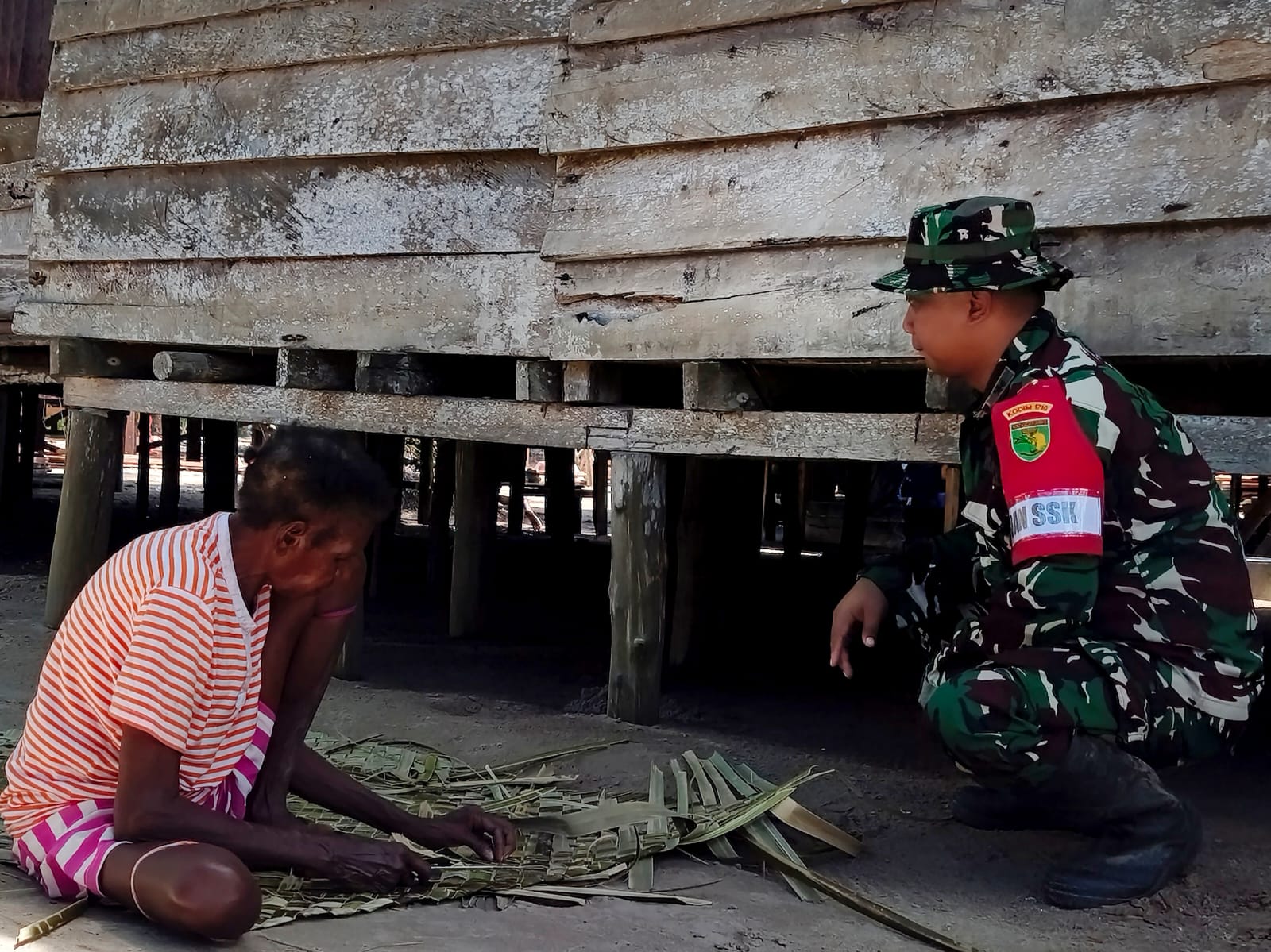 Kemanunggalan TNI dan Rakyat Terjalin Hangat di Lokasi TMMD