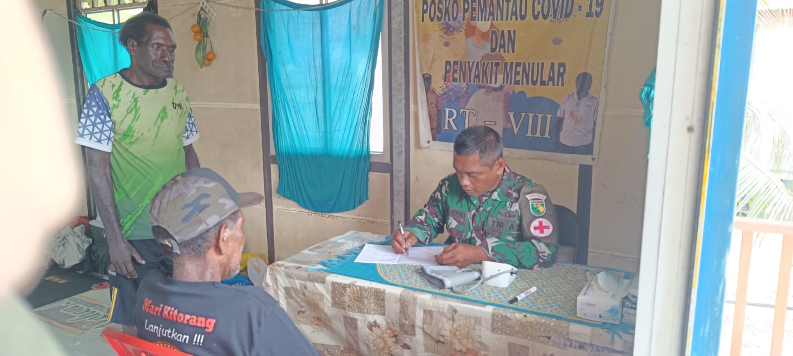 Satgas Aktif Berikan Pelayanan Kesehatan kepada Warga di Lokasi TMMD