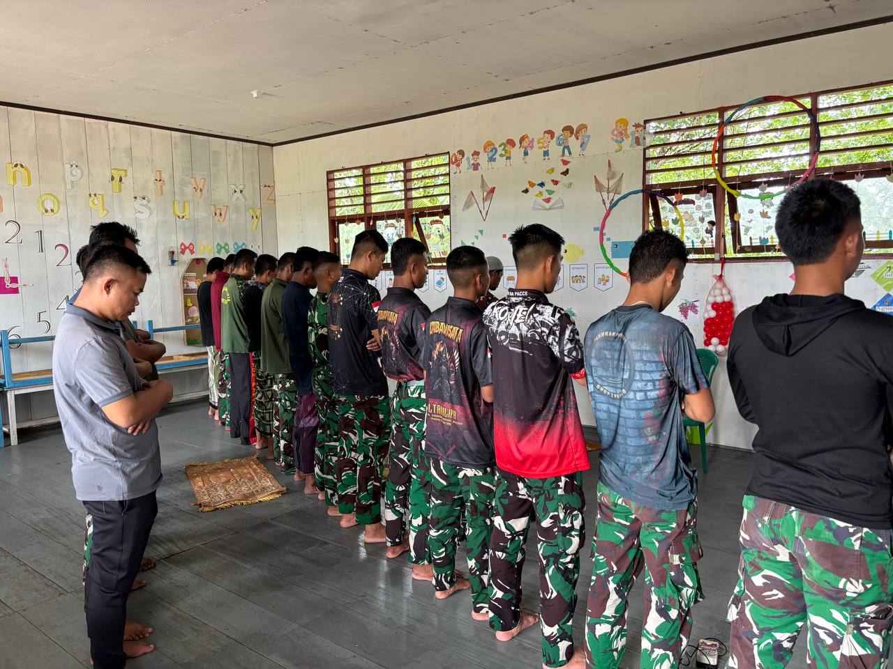 Semangat Ibadah Satgas TMMD Tetap Terjaga di Tengah Penugasan