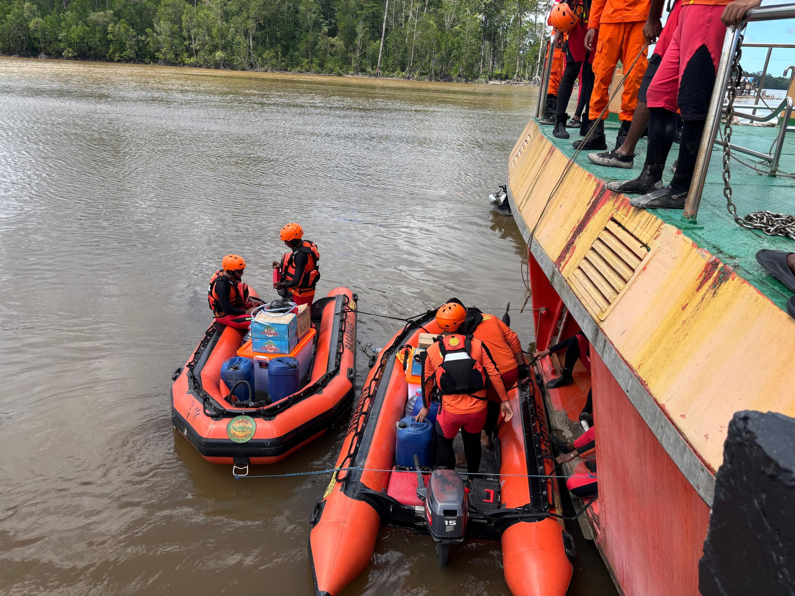 SAR Timika Gelar Latihan SAR Air, Simulasikan Kapal Hilang di Perairan Kampung Manasari