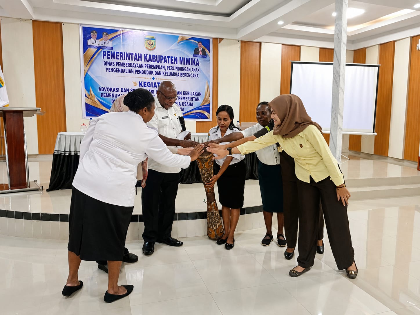 Pemkab Mimika Dorong Pemenuhan Hak Anak Melalui Sosialisasi dan Penguatan Forum Anak