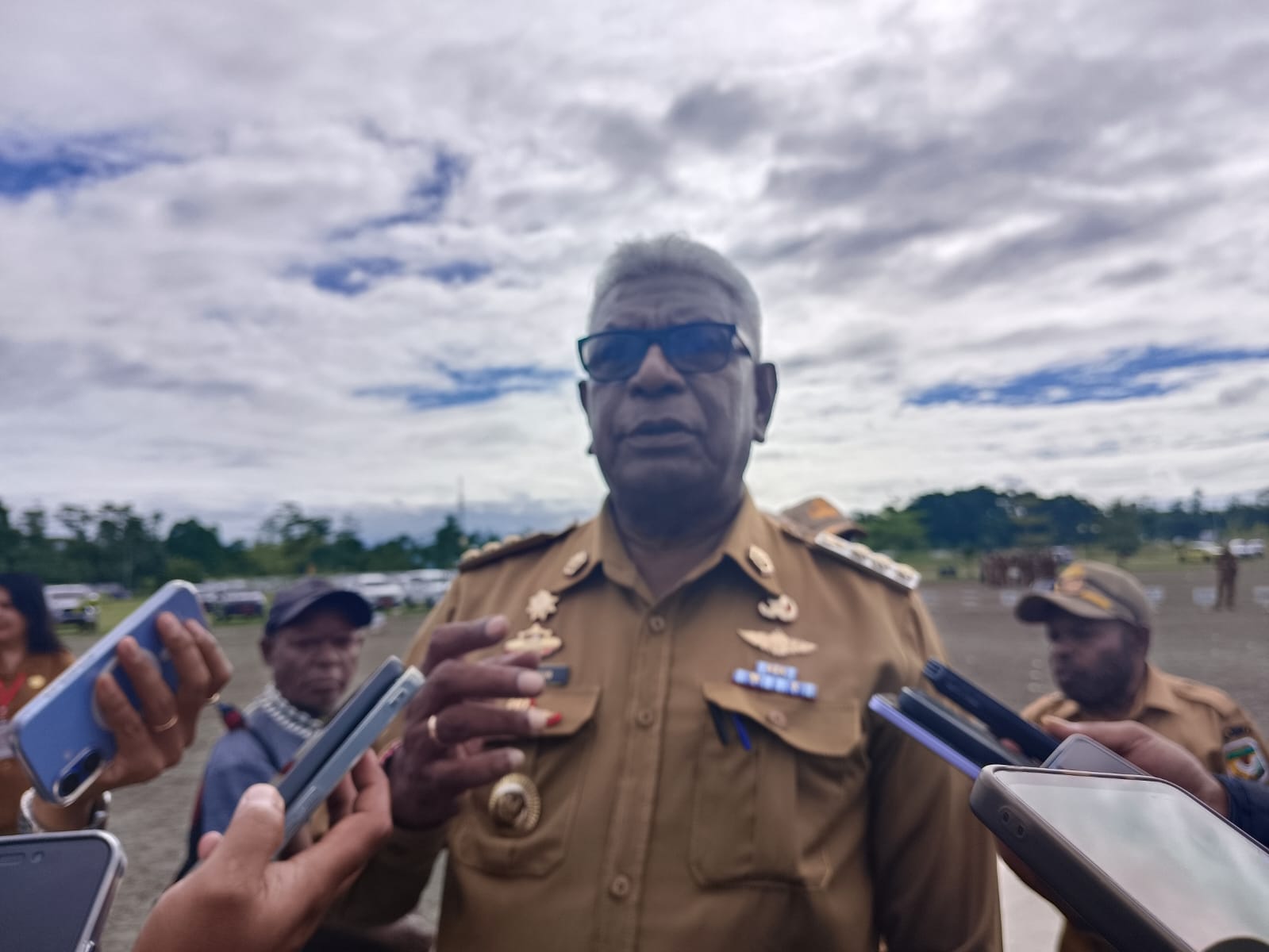 Bupati Mimika Minta Satpol PP Tertibkan Bangunan Liar yang Ganggu Ketertiban Kota