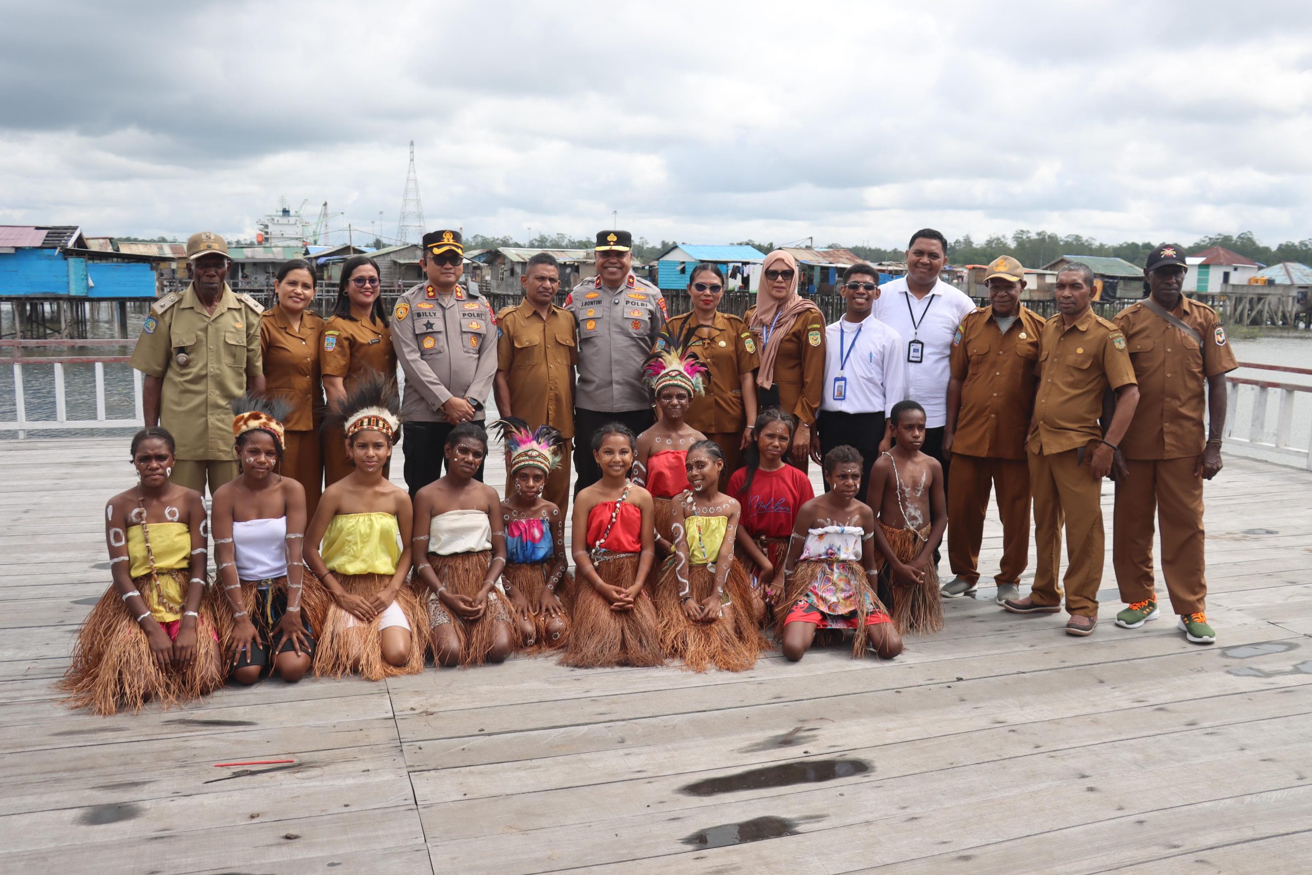 Dari Janji Menjadi Bukti, Kapolda Papua Tengah, Resmikan MCK SDN Amamapare, Hadirkan Harapan Baru bagi Anak Pesisir
