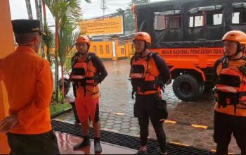 Empat Nelayan Hilang Kontak di Perairan Atuka, Tim SAR Gabungan Diterjunkan Lakukan Pencarian