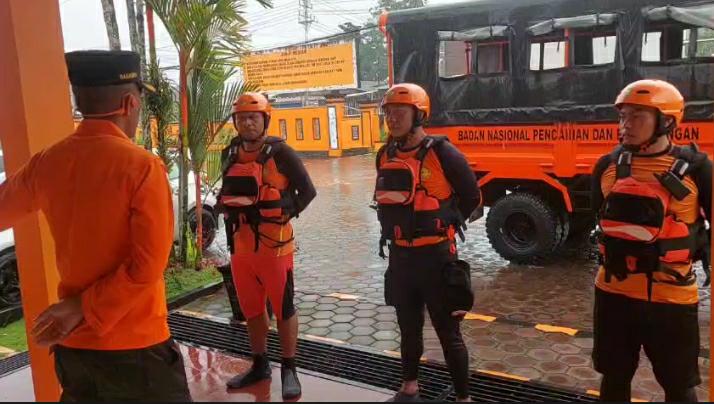 Empat Nelayan Hilang Kontak di Perairan Atuka, Tim SAR Gabungan Diterjunkan Lakukan Pencarian