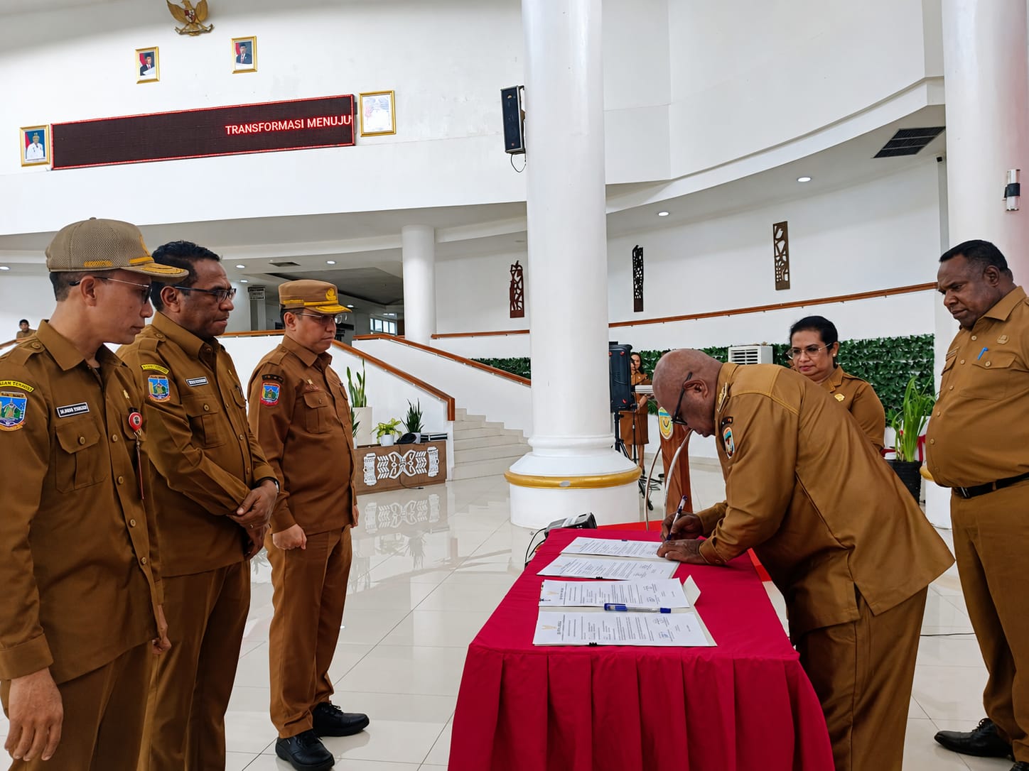Wakil Bupati Emanuel Kemong Pimpin Sertijab Pejabat Pimpinan Tinggi Pratama, Tekankan Integritas dan Inovasi