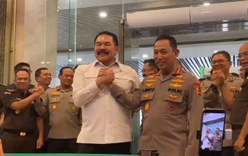 Jaksa Agung Dianggap ‘Kakak Asuh’ Kapolri : Jangan Anggap Kami Rival!