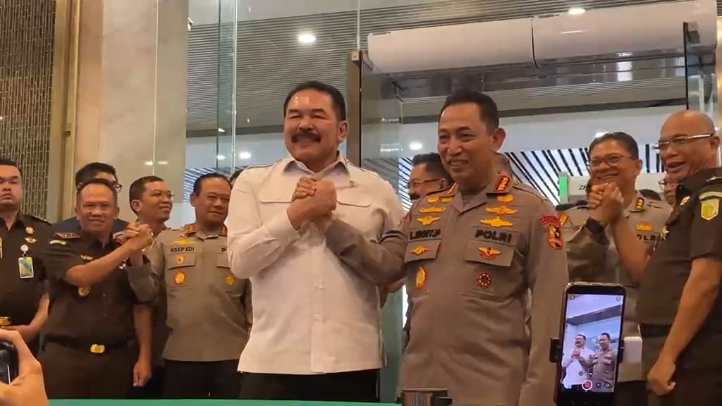 Jaksa Agung Dianggap ‘Kakak Asuh’ Kapolri : Jangan Anggap Kami Rival!