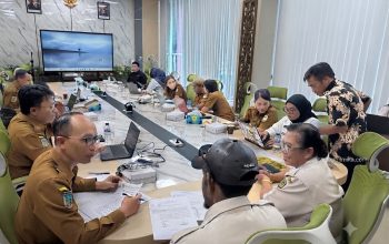 Badan Pendapatan Daerah (Bapenda) Kabupaten Mimika mengikuti kegiatan implementasi Aplikasi Sindara sebagai bagian dari upaya digitalisasi pengelolaan data retribusi daerah. Penerapan aplikasi ini diharapkan mampu meningkatkan efektivitas, akurasi, dan transparansi dalam pengelolaan retribusi serta mendukung optimalisasi Pendapatan Asli Daerah (PAD).