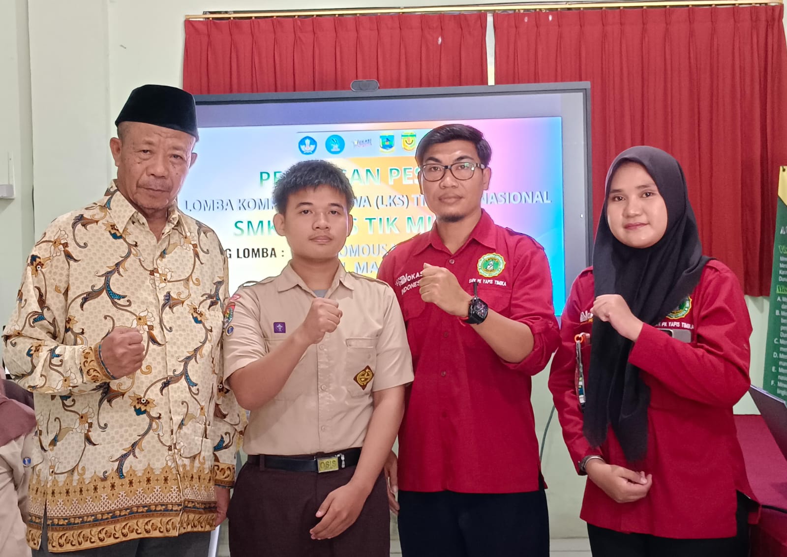 SMK YAPIS TIK Mimika Ukir Sejarah, Febrian Putra Pratama Wakili Sekolah di OSN Tingkat Provinsi Papua Tengah