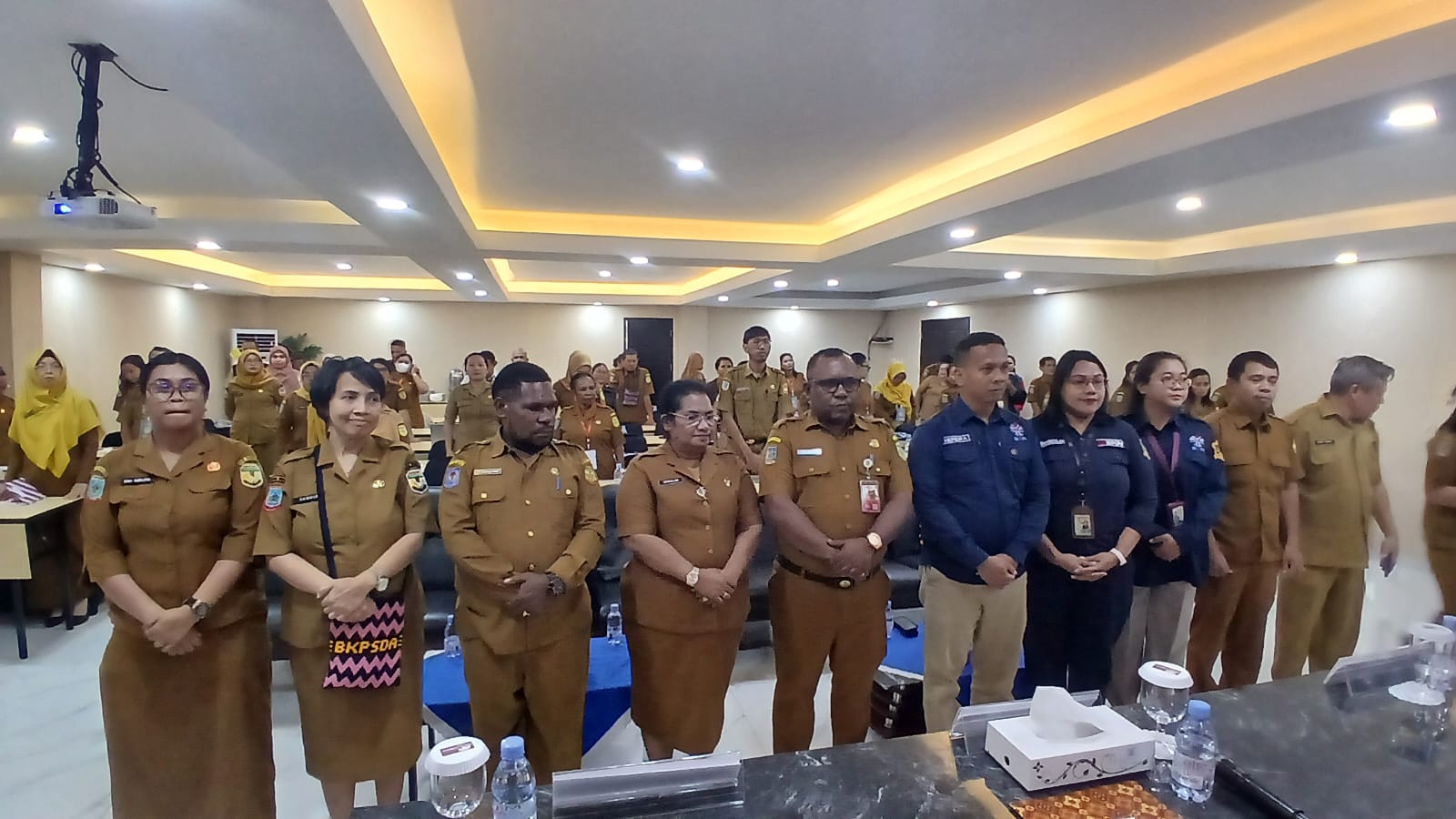Tingkatkan Profesionalisme ASN, Pemkab Mimika Gelar Bimtek Guru dan Tenaga Kesehatan