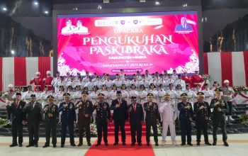 54 Paskibraka Mimika Dikukuhkan, Bupati Rettob: Bangun Karakter Generasi Tangguh