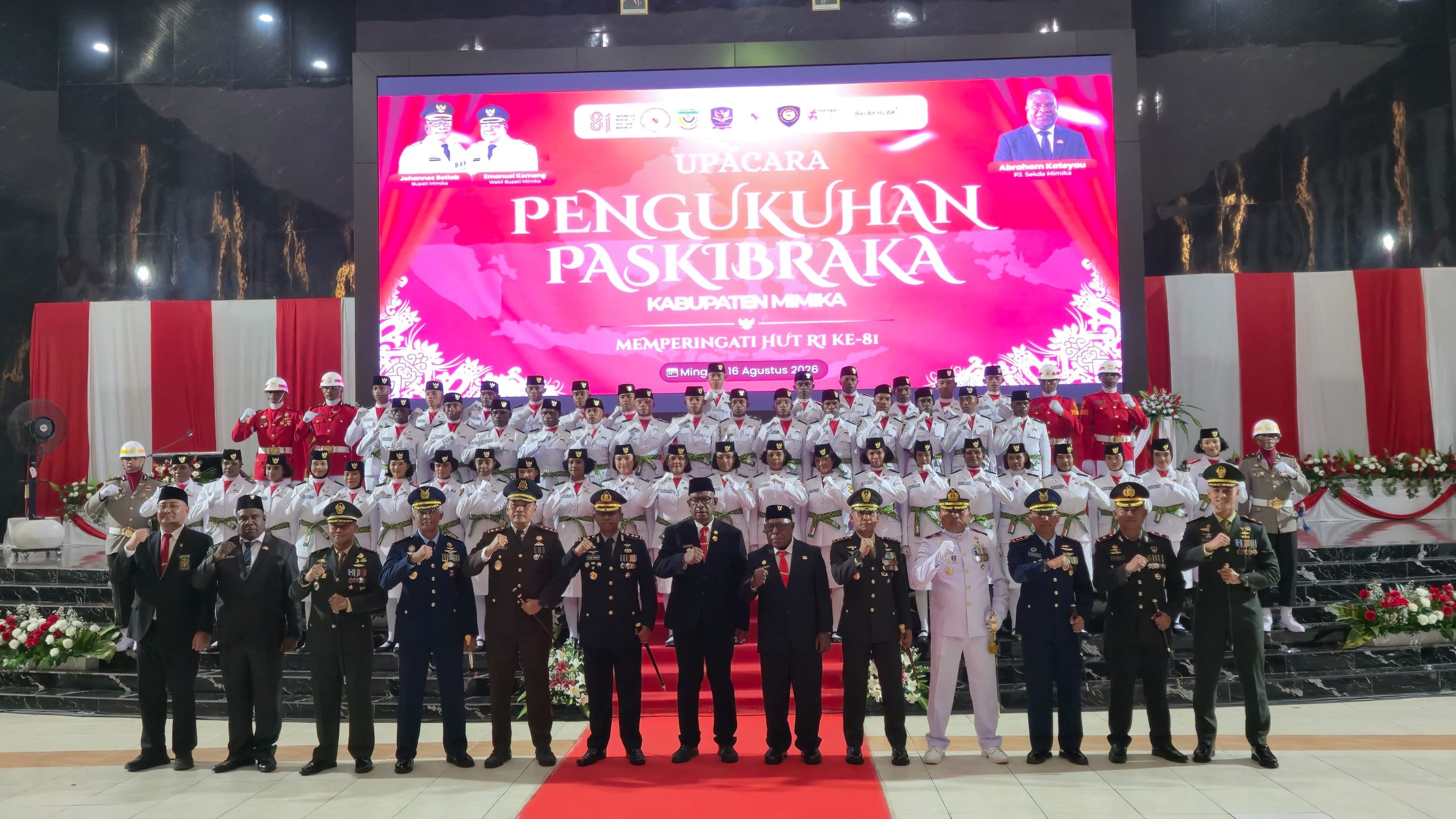 54 Paskibraka Mimika Dikukuhkan, Bupati Rettob: Bangun Karakter Generasi Tangguh