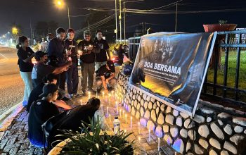 Jurnalis Mimika Nyalakan Lilin, Dukung Perpanjangan Pencarian 5 Wartawan Hilang di Krakatau