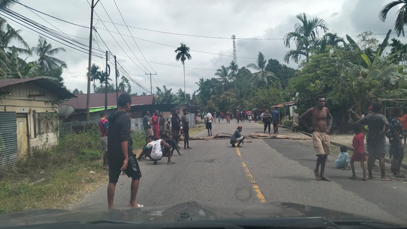 Isu Penculikan Anak Picu Pemalangan Jalan di Mioko dan Kaugapu, Polisi Pastikan Empat Pelajar Selamat