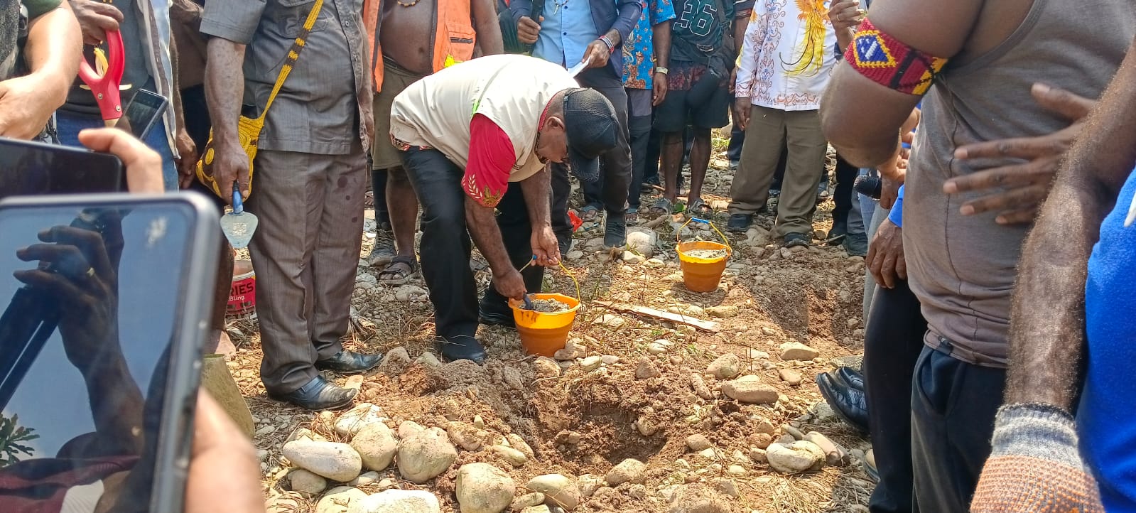 Kemong Tegaskan Batas Wilayah Harga Mati, Minta Masyarakat Jaga Tanah dan Mulai Bangun Kawasan