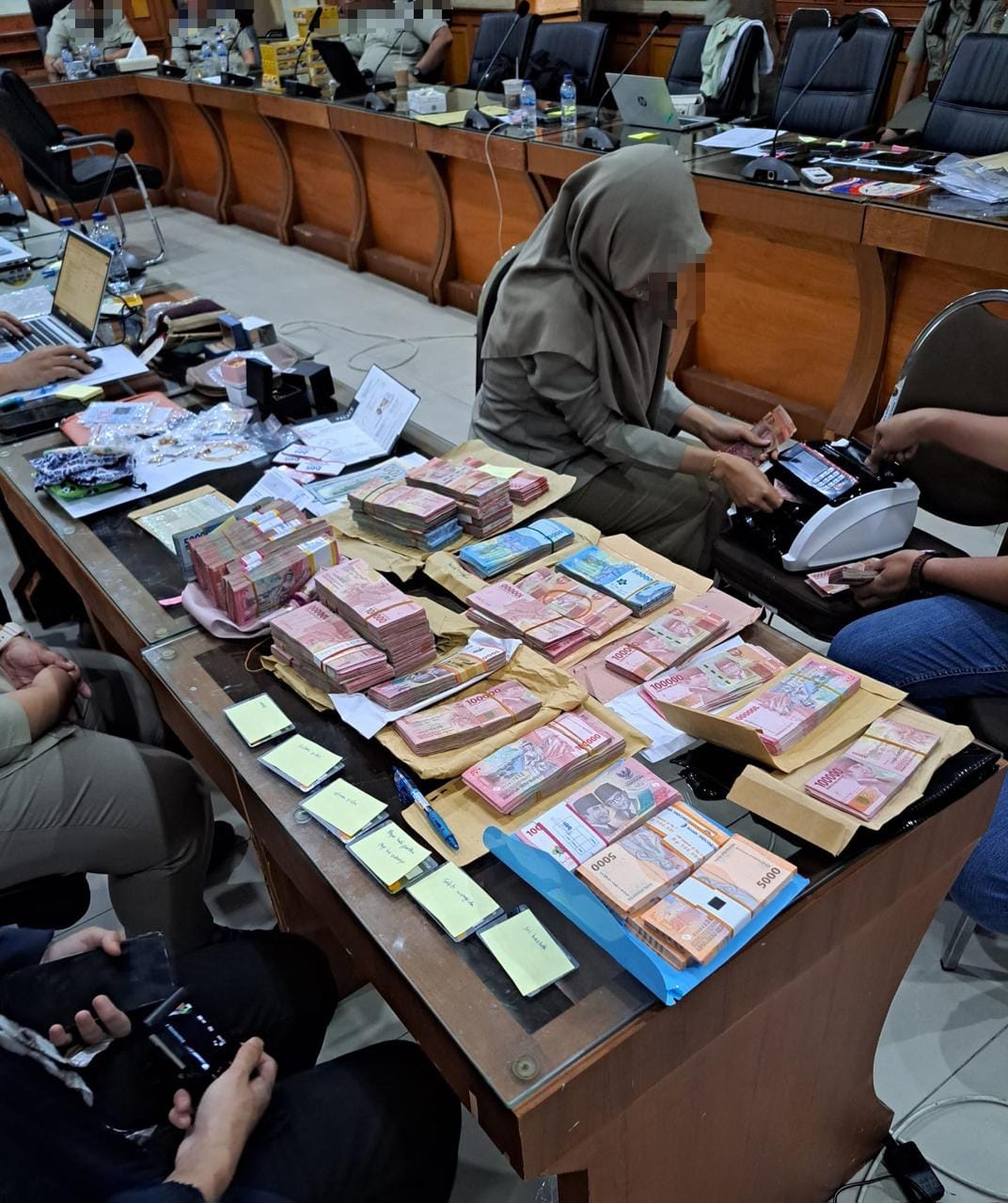 KPK Temukan Perhiasan Diduga Emas di Kanwil BPN Jatim, Nilainya Puluhan Juta