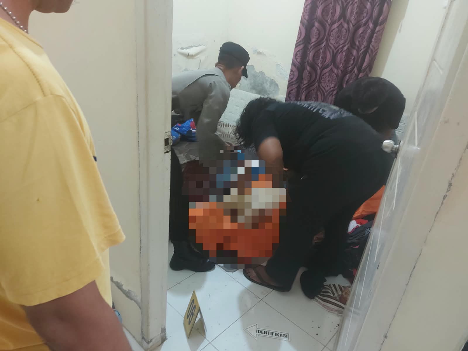 Masuk Rumah Pakai Masker, Pria Misterius Diduga Terlibat Pembunuhan di Jalan Kelimutu