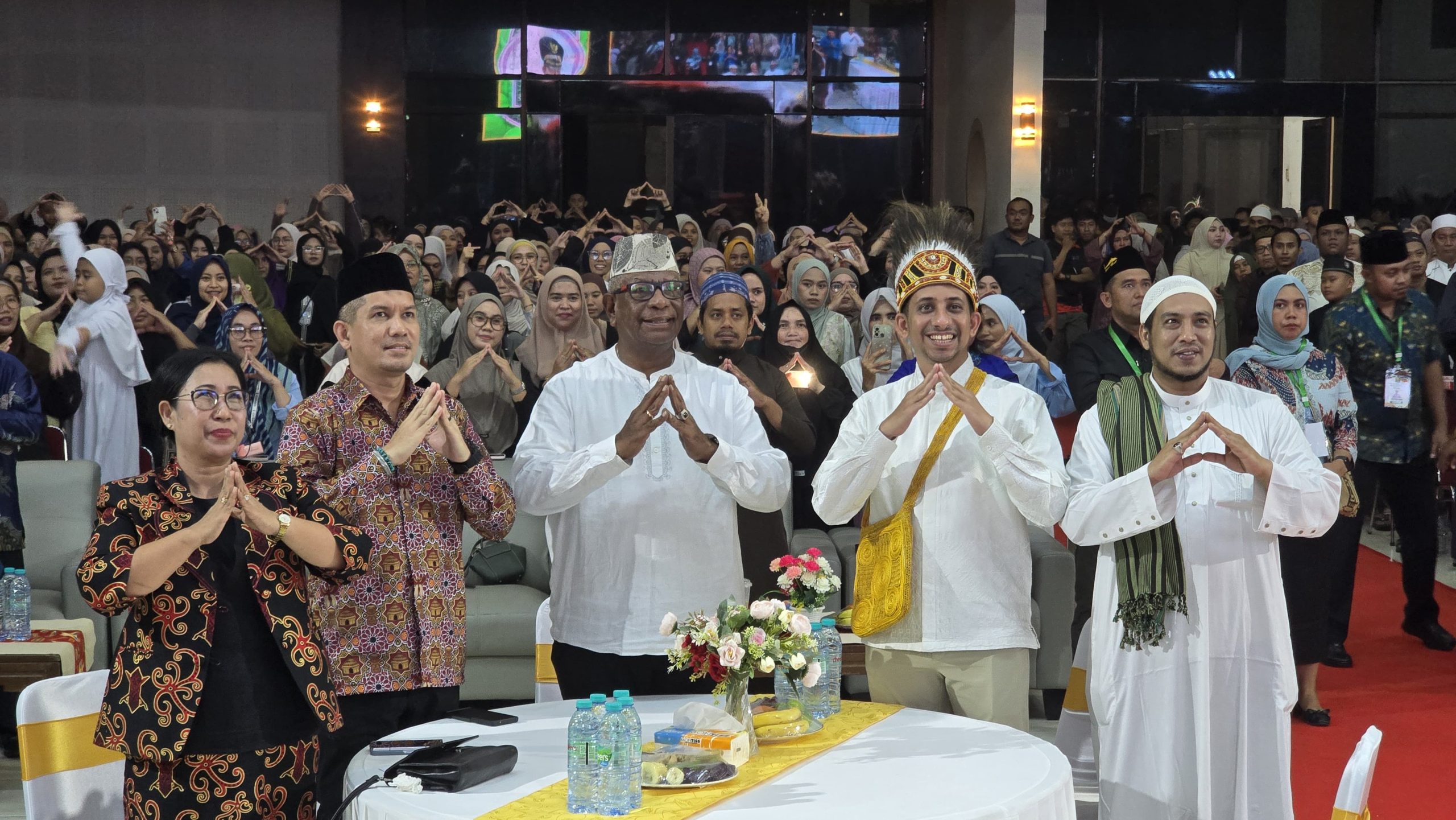 Hadiri Tabligh Akbar Bersama Habib Husein Ja’far, Bupati Mimika Ajak Warga Jaga Kerukunan