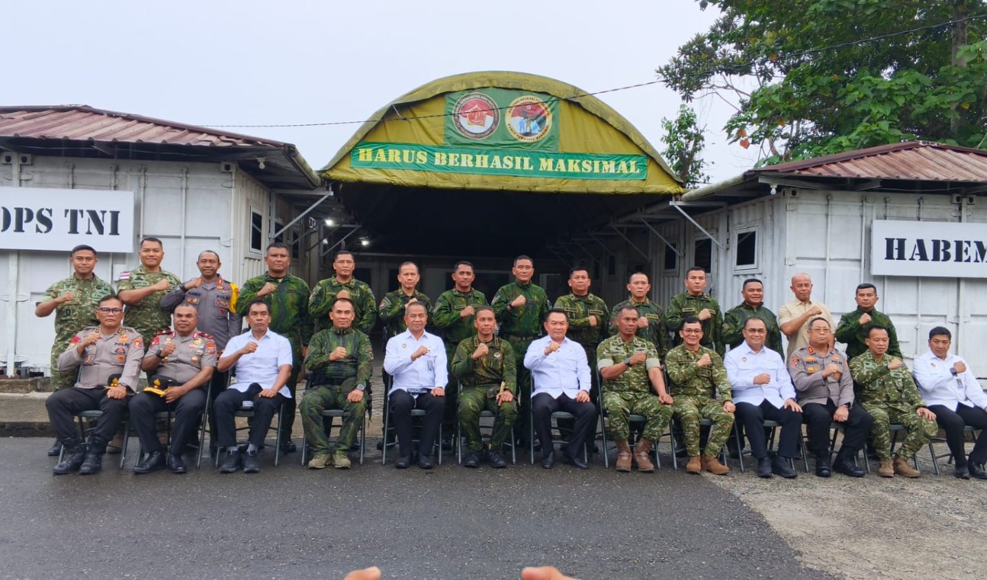 Menko Polkam Kunjungi Papua Tengah, Perkuat Koordinasi Keamanan dan Stabilitas Pangan